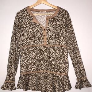 NWOT Women's Cheetah Leopard Animal Print Tiered Knit Long Sleeve Tunic Top
